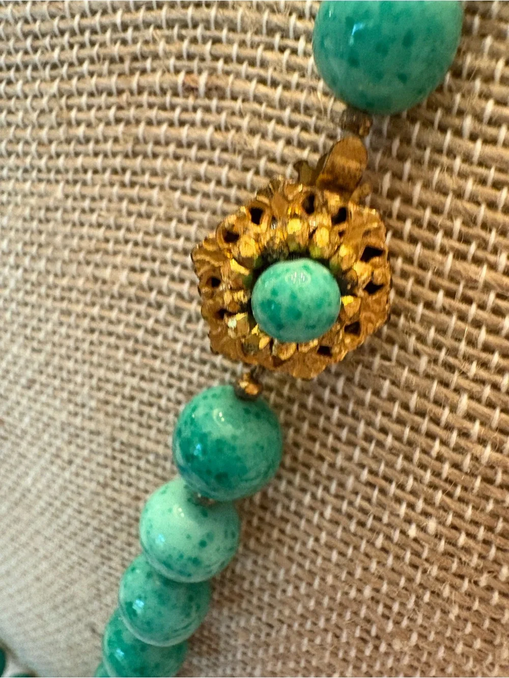 Miriam Haskell Vintage Green Speckled Glass Beaded Necklace. Hand Knotted. - Picture 5 of 7